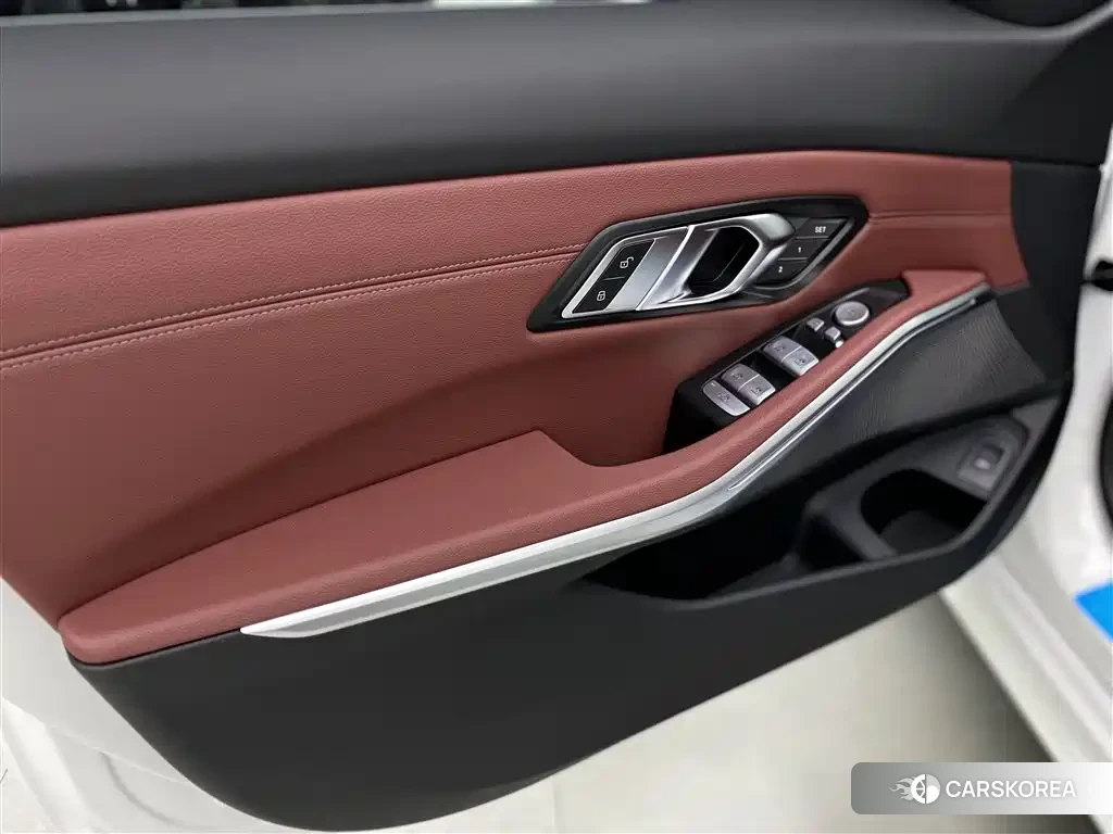 BMW 3 series id 4570731 из Китая 34