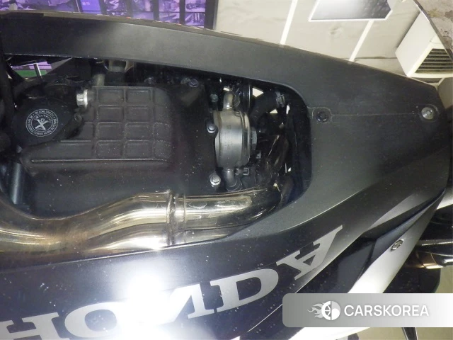 Проданный Honda CBR650R id 4373979 из Японии, фото 9