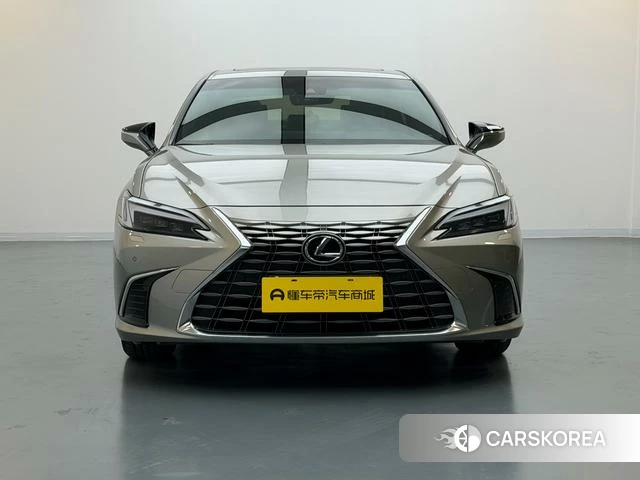 Lexus ES id 4259796 из Китая 19
