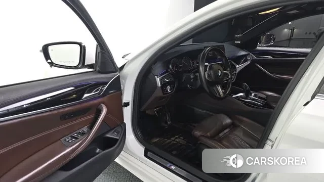 BMW 5 Series (G30) id 3641672 из Кореи 19