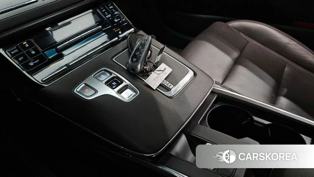 Hyundai The New Grandeur IG Hybrid id 3955051 из Кореи 19