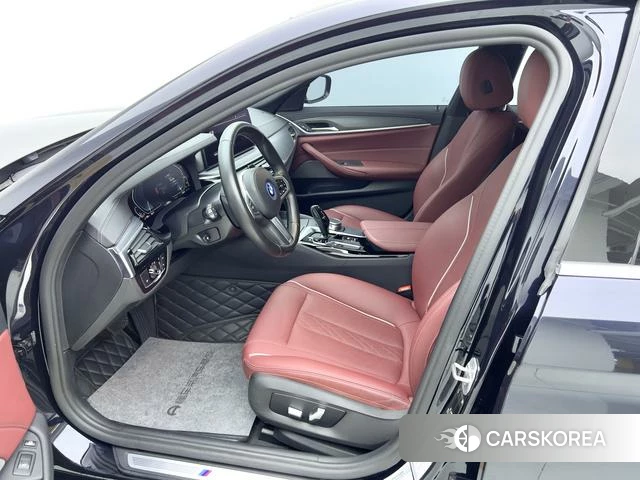 BMW 5 series PHEV id 4261668 из Китая 19