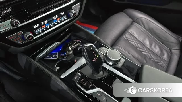 BMW 5 Series (G30) id 3402793 из Кореи 19