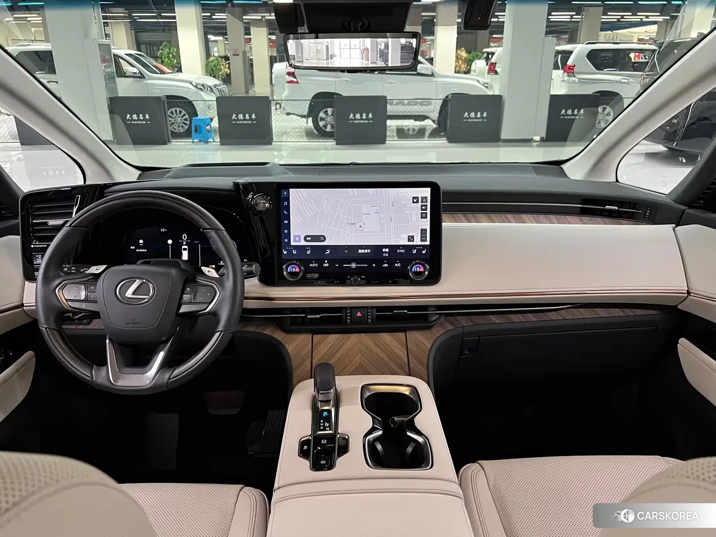 Lexus LM id 4664515 из Китая 26
