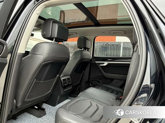 Volkswagen Touareg id 4260430 из Китая 9