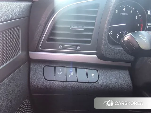 Hyundai Avante AD id 3672808 из Кореи 12