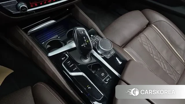 BMW 5 Series (G30) id 3572588 из Кореи 19