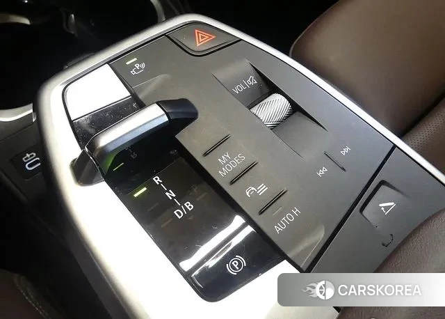 BMW iX1 (U11) id 3462088 из Кореи 19