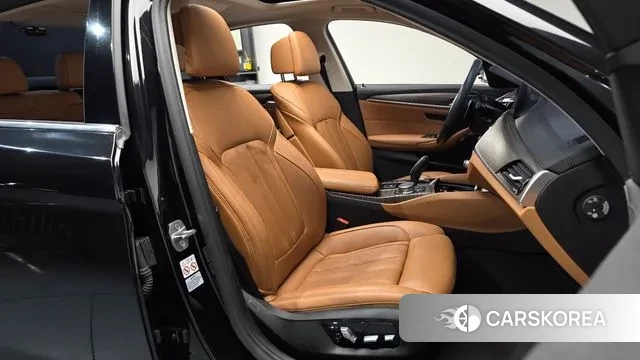 BMW 5 Series (G30) id 3018213 из Кореи 19