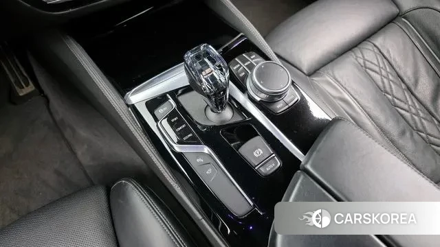 BMW 5 Series (G30) id 3754068 из Кореи 19