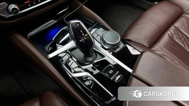 BMW 5 Series (G30) id 3827640 из Кореи 19