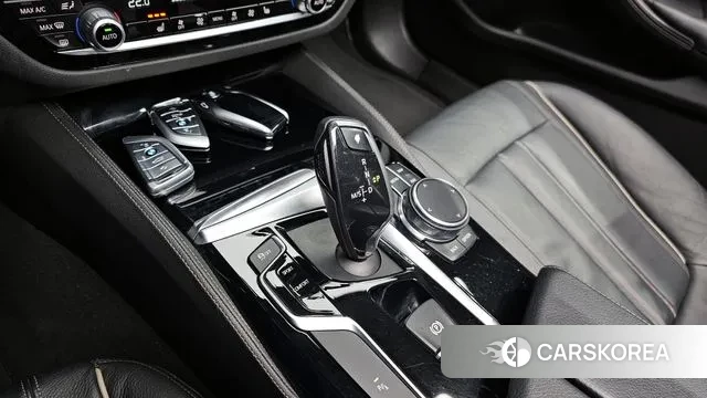 BMW 5 Series (G30) id 3520334 из Кореи 19