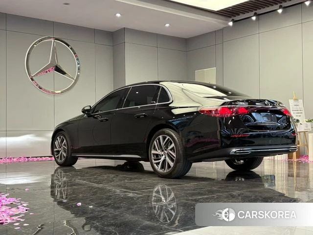 Mercedes-Benz E-class id 4306949 из Китая 9