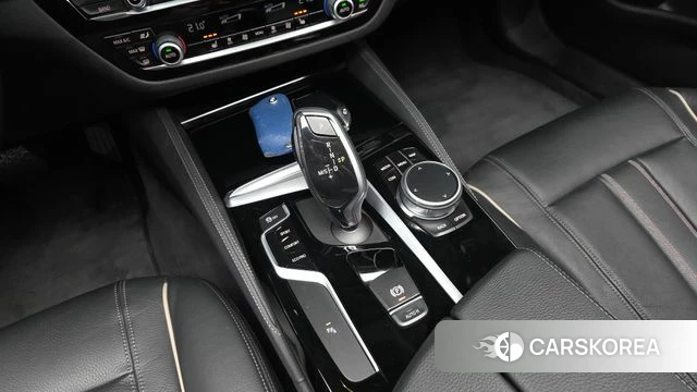 BMW 5 Series (G30) id 3966093 из Кореи 19