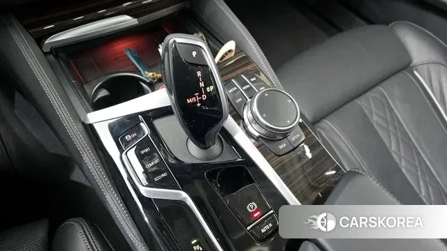 BMW 5 Series (G30) id 3581324 из Кореи 19