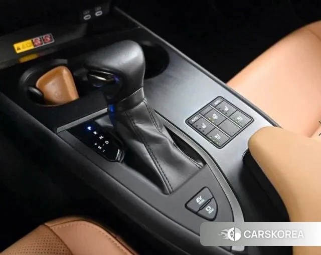 Lexus UX250h id 3052851 из Кореи 19