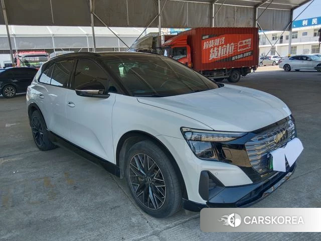 Audi Q5 e-tron id 4272029 из Китая 9