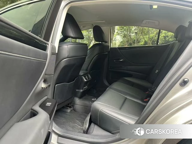 Lexus ES id 4291275 из Китая 9