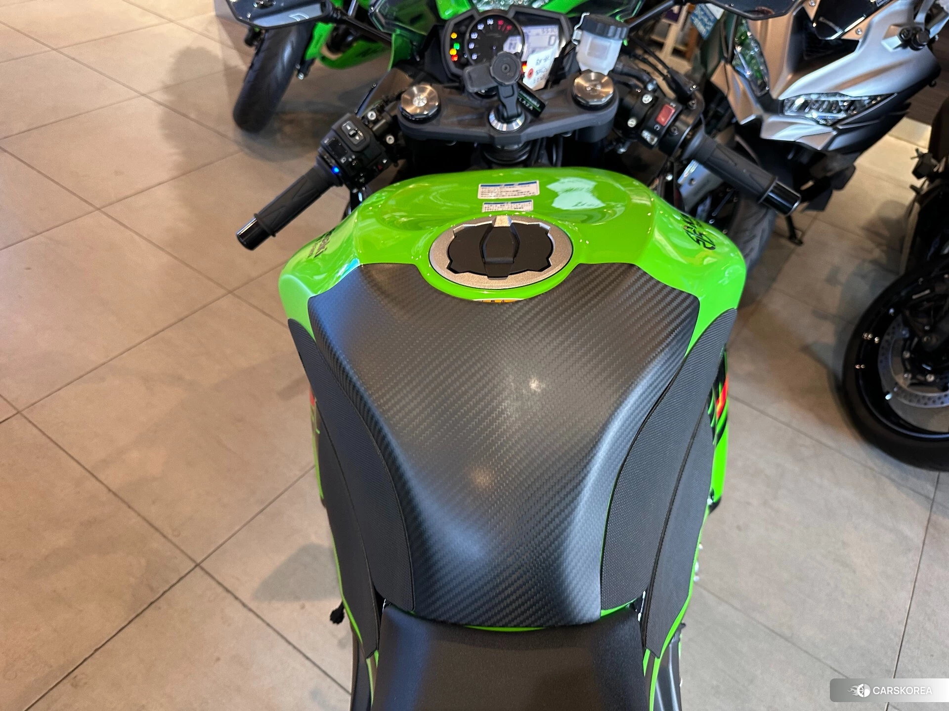 Kawasaki NINJA ZX-6R KRT id 4352779 из Японии 9