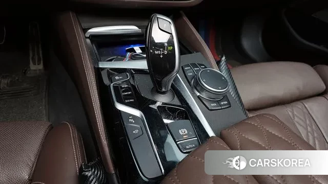 BMW 5 Series (G30) id 3626816 из Кореи 19