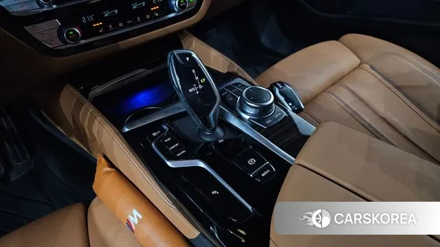 BMW 5 Series (G30) id 3378601 из Кореи 19