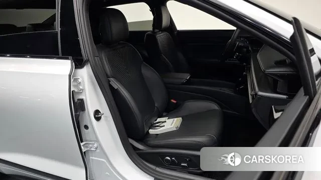 Hyundai Grandeur (GN7) id 3218071 из Кореи 19