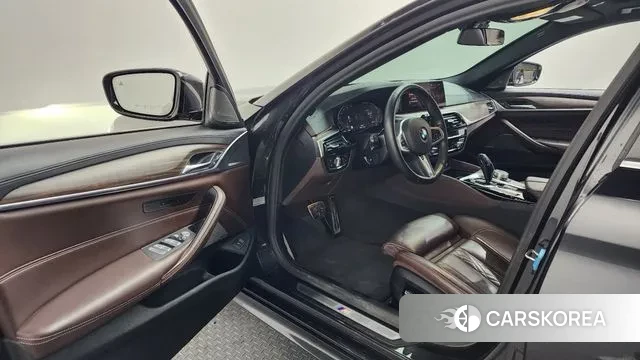 BMW 5 Series (G30) id 3666180 из Кореи 19