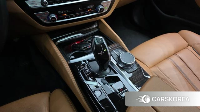 BMW 5 Series (G30) id 3915977 из Кореи 19