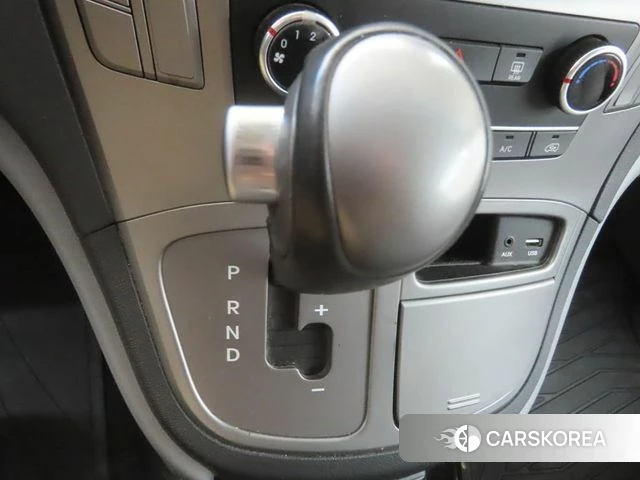 Hyundai The New Grand Starex id 4930112 из Кореи 18