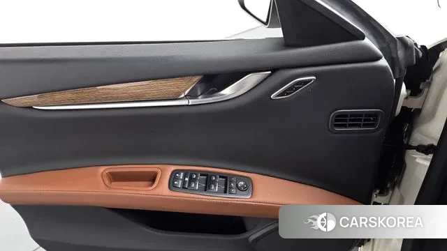 Maserati Ghibli id 3085115 из Кореи 19