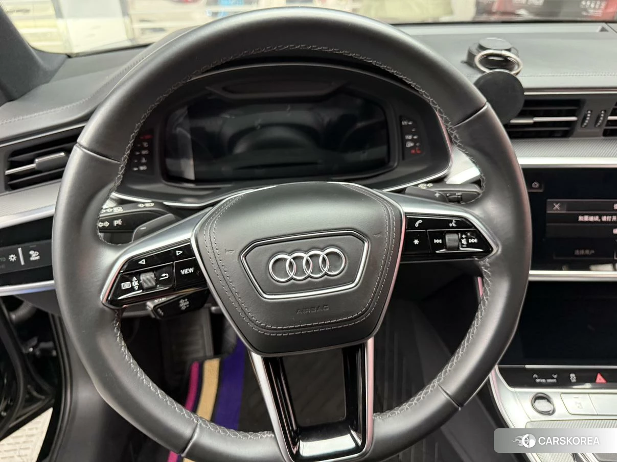 Audi A6L id 4514786 из Китая 9