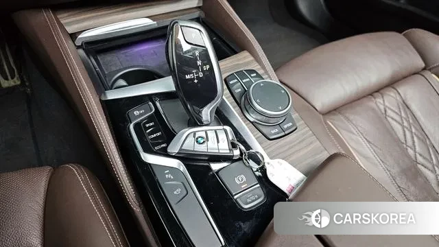 BMW 5 Series (G30) id 3727836 из Кореи 19