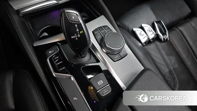 BMW 5 Series (G30) id 3494860 из Кореи 19