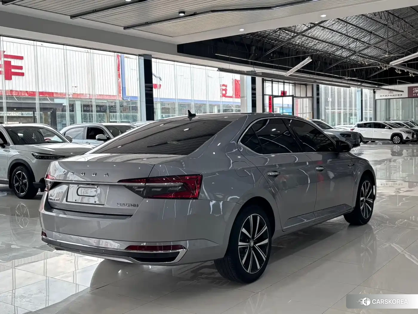 Skoda Superb id 4681197 из Китая 10