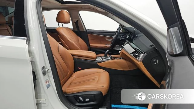 BMW 5 Series (G30) id 4356913 из Кореи 32