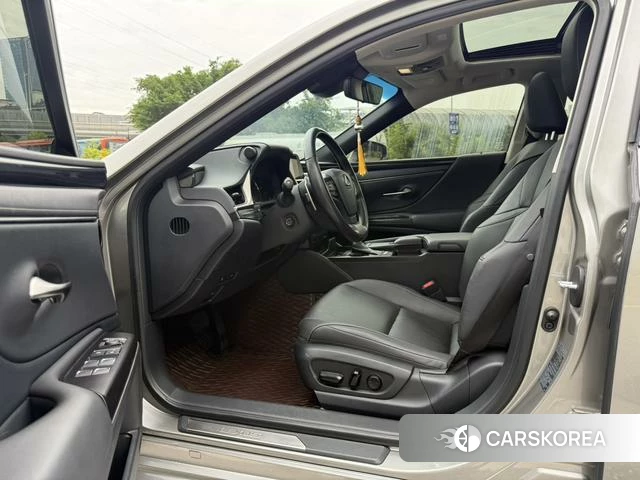 Lexus ES id 4300473 из Китая 11