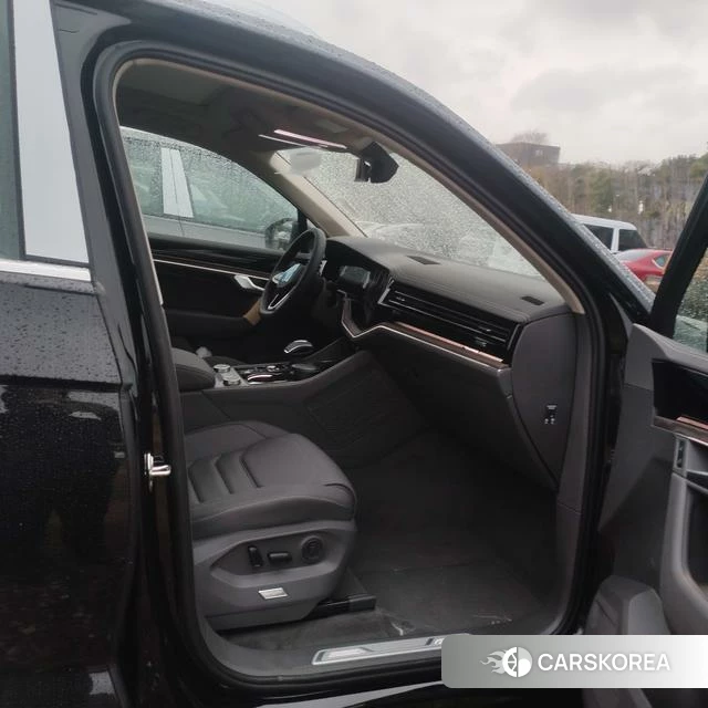 Volkswagen Touareg id 4359115 из Китая 14