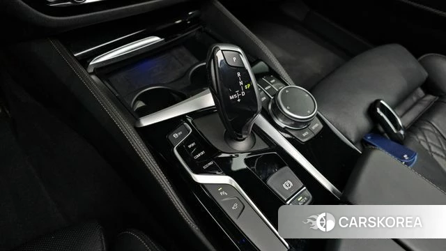 BMW 5 Series (G30) id 3955520 из Кореи 19