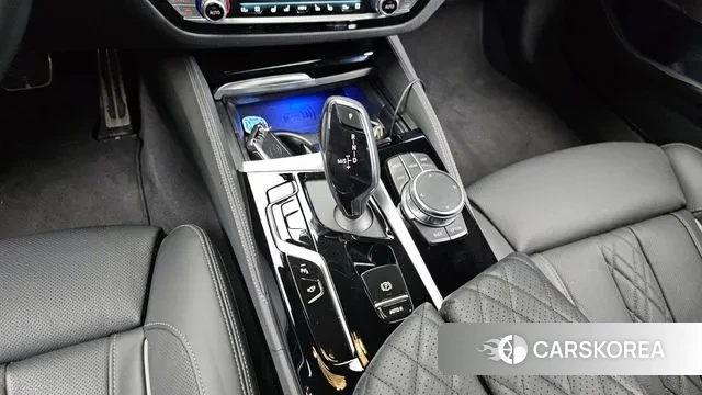 BMW 5 Series (G30) id 3159307 из Кореи 19