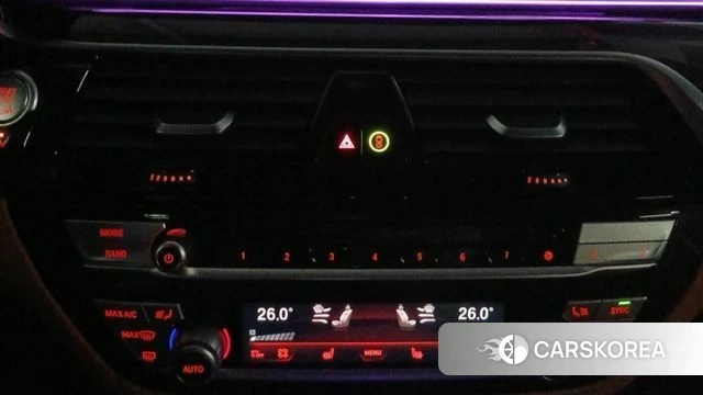 BMW 5 Series (G30) id 3819684 из Кореи 18