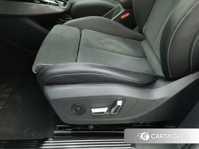 Audi Q5 e-tron id 3969106 из Китая 24