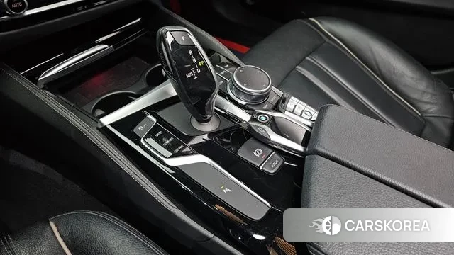 BMW 5 Series (G30) id 3742623 из Кореи 19