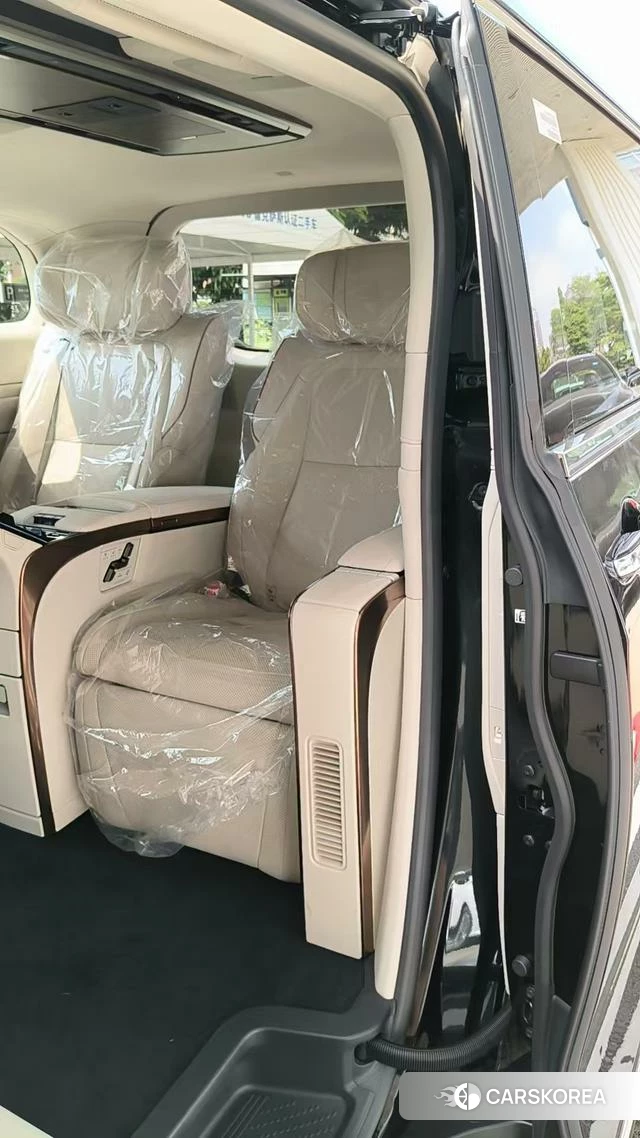 Lexus LM id 4259837 из Китая 16