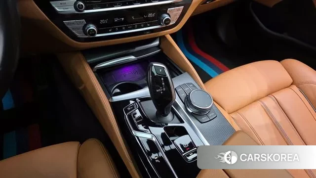 BMW 5 Series (G30) id 3378318 из Кореи 19