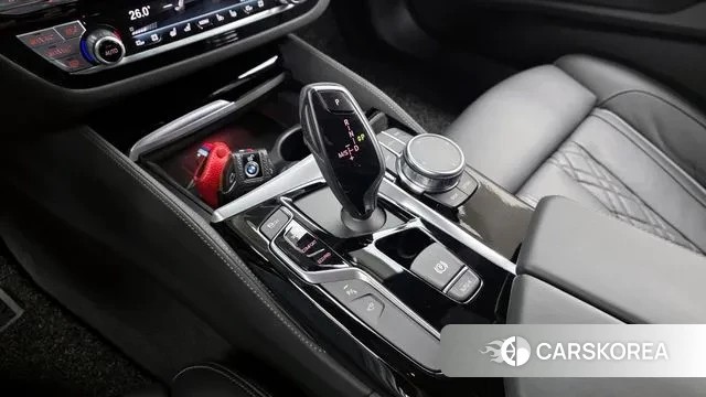 BMW 5 Series (G30) id 3479891 из Кореи 19