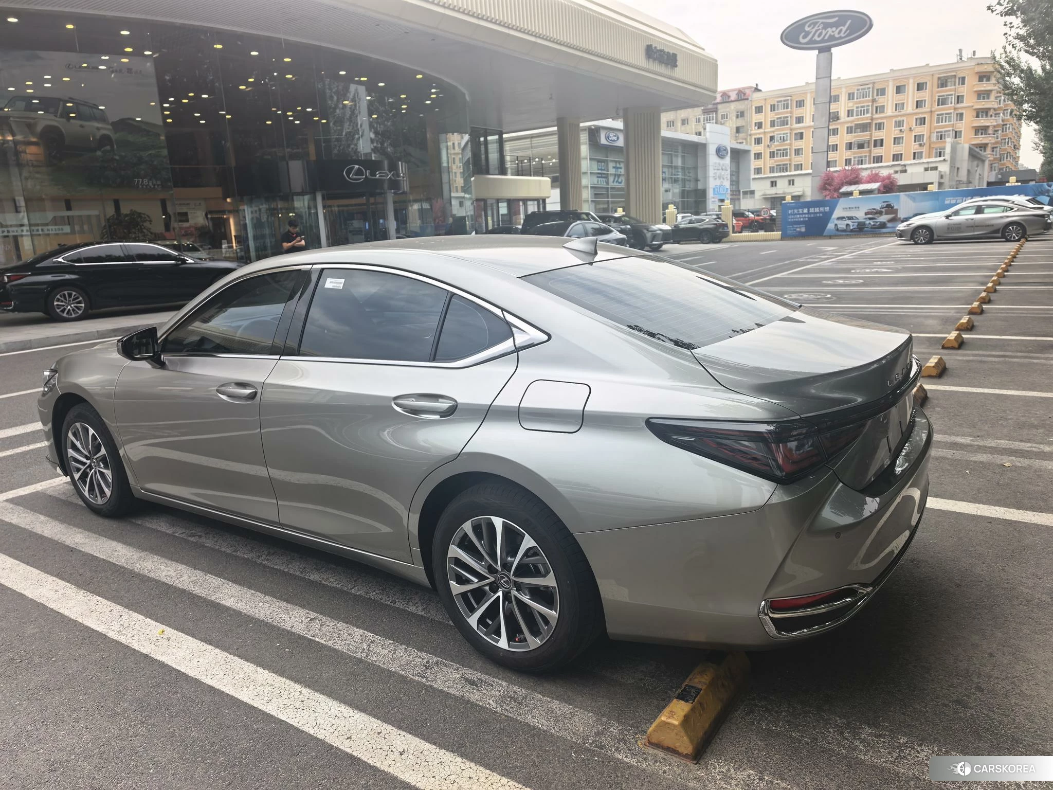 Lexus ES id 4513594 из Китая 11