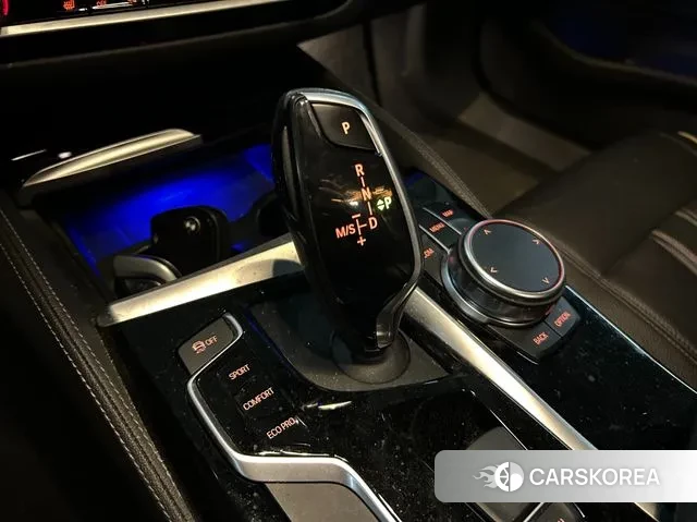 BMW 5 Series (G30) id 3454983 из Кореи 19