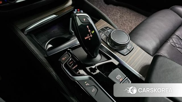 BMW 5 Series (G30) id 3943059 из Кореи 19