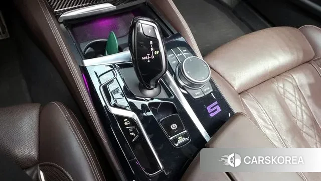 BMW 5 Series (G30) id 3459063 из Кореи 19