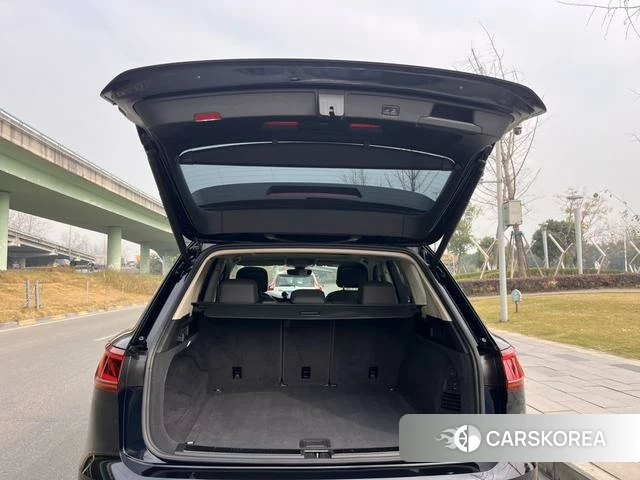 Volkswagen Touareg id 4277179 из Китая 17